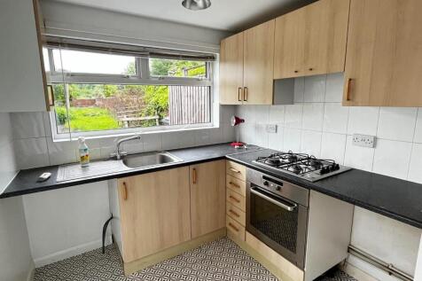Kitchen 2.jpg