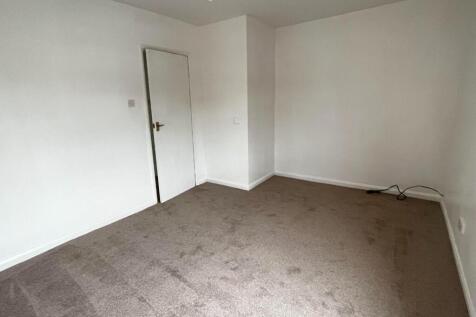 Bedroom 1.2.jpg
