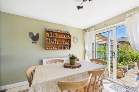 Open-Plan Kitchen / Diner