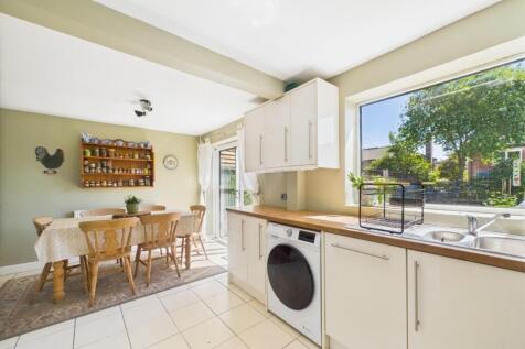 Open-Plan Kitchen / Diner