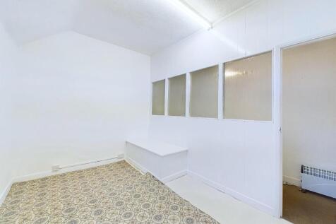 CAM03810G0-PR0147-STILL015.jpg