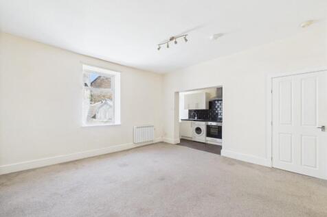 Open plan living/dining room