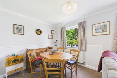 L-Shaped Lounge/Dining Room