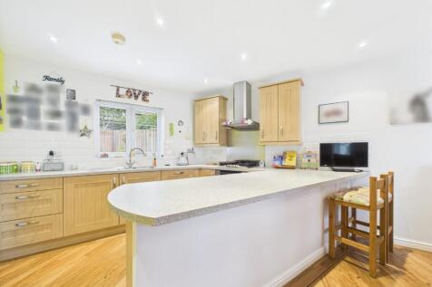 Kitchen/ Dining Room