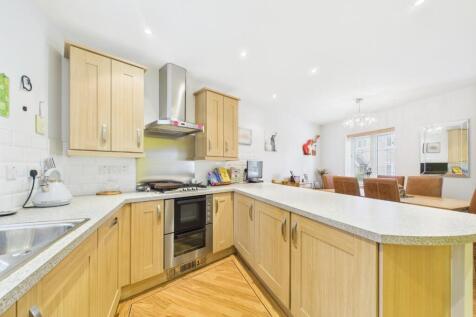 Kitchen/ Dining Room