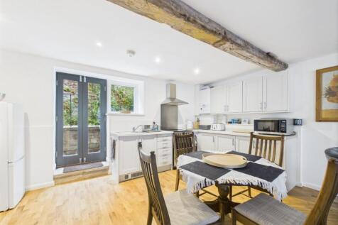 Dining kitchen