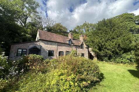 2 Bed Detached Cottage for rent