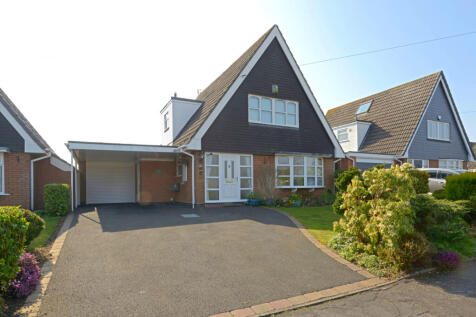 3 bed detached house for sale