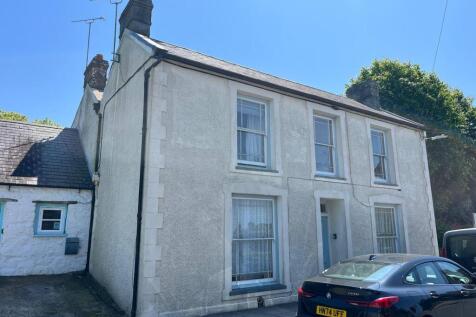 5 bed detached house for sale