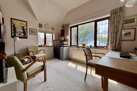 Bedroom / Office