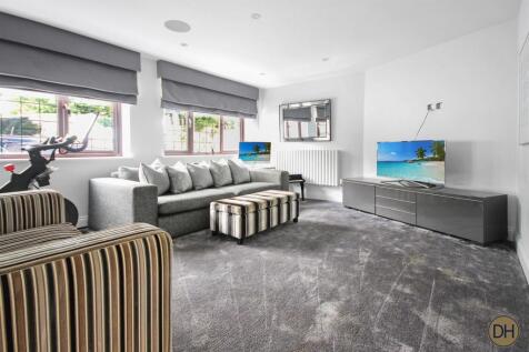 Formal&#43;Lounge