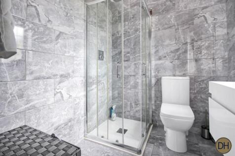 En-Suite&#43;Shower&#43;Room