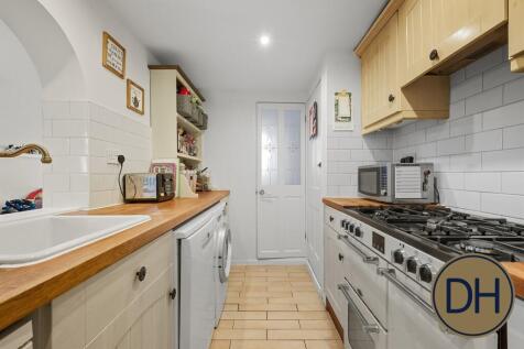 High Road, North Wea