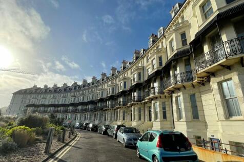 Marine Crescent