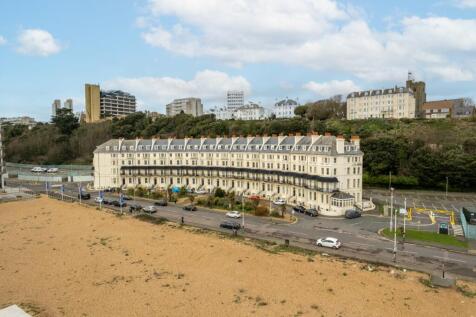 Marine Crescent