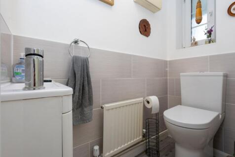 Cloakroom/Wc