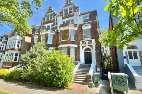 Earls Avenue