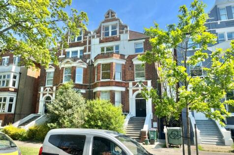 Earls Avenue