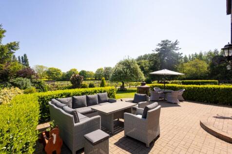 House - Gardens