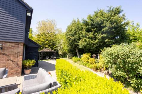 House - Gardens