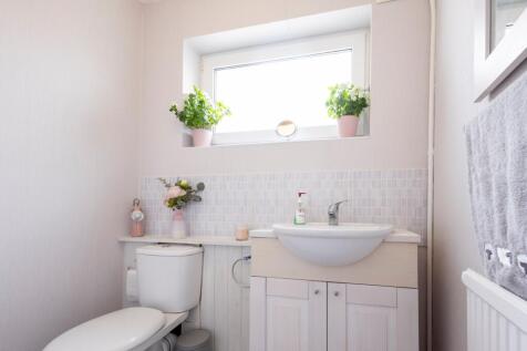 Cloakroom/Wc