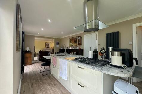 Kitchen/Dining