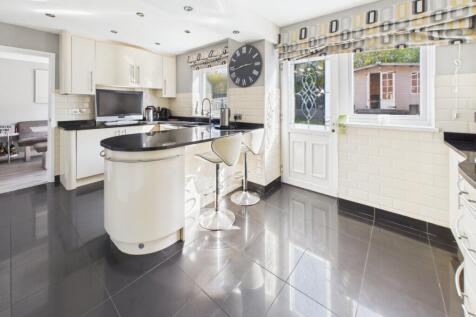 Breakfasting Kitchen