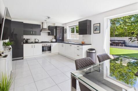 Kitchen/D Room