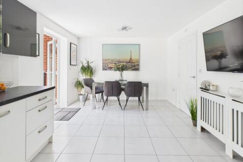Kitchen/D Room