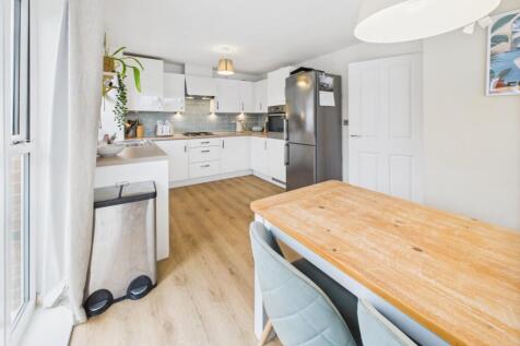 Kitchen/D Room