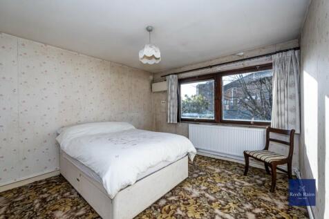 Bed 1