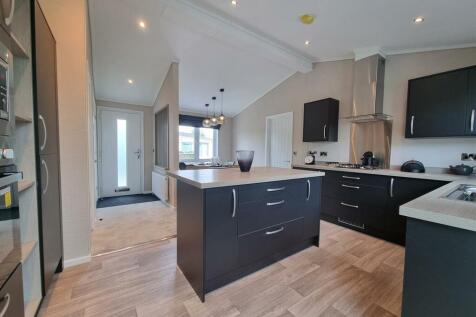 BESPOKE MODERN KITCHEN