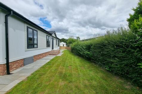 SIDE AND REAR GARDENS