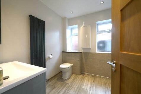 Downstairs Bathroom 123.jpg