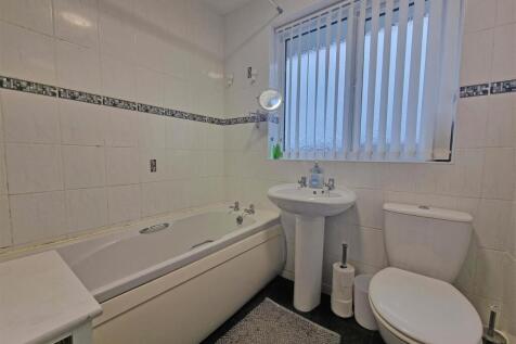 MODERN BATHROOM