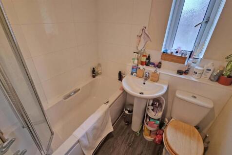 MODERN BATHROOM