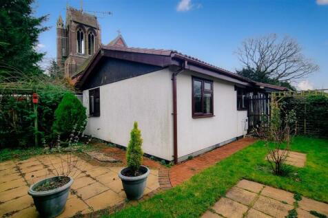SIDE &amp; REAR GARDENS