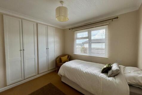 24 THE OAKS BEDROOM 1A.jpg
