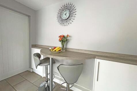FIRTH DRIVE 43 KITCHEN 1A.jpg