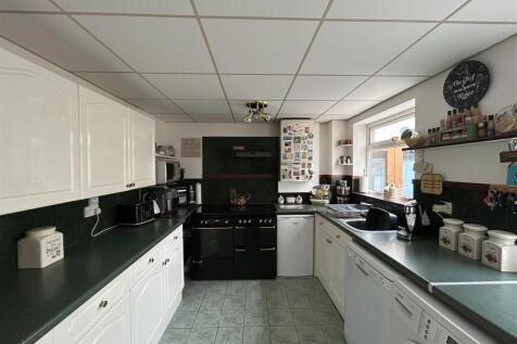 Willmore Grove 82 Kitchen.jpg