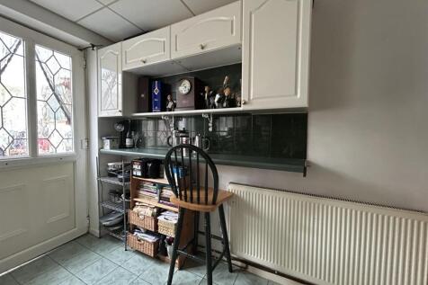 WILLMORE GROVE 82 KITCHEN 1.jpg