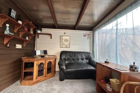WILLMORE GROVE 82 SNUG.jpg