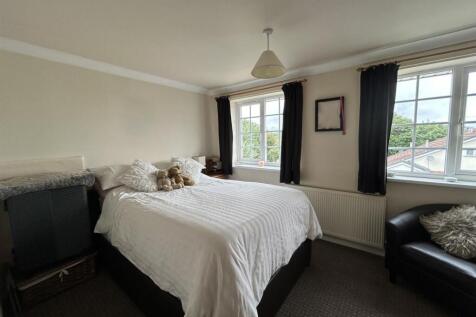 WILLMORE GROVE 82 BEDROOM 1.jpg