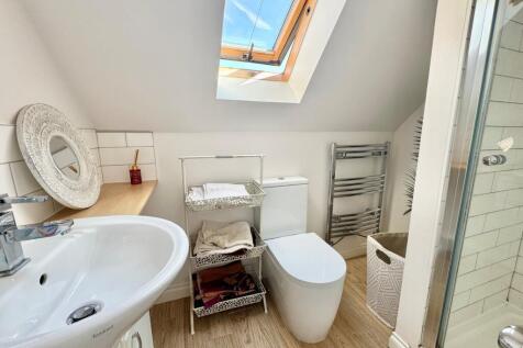 2nd Floor Bathroom