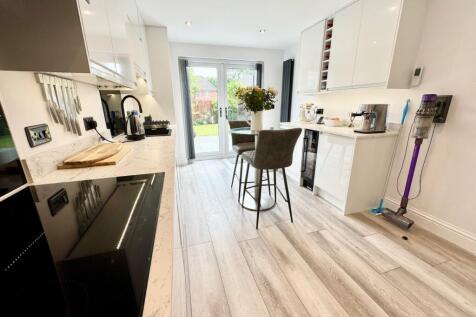 Kitchen/Dining