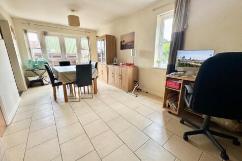 Sitting/Dining Room