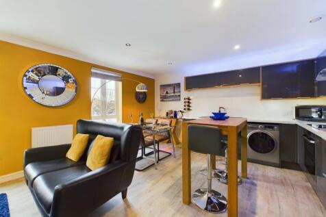 Living / Kitchen