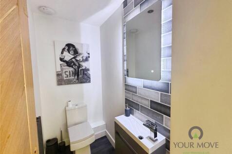 Cloak Room/Wc