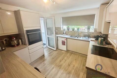 Re Fitted Kitchen