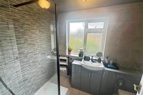 Re Fitted Shower Rmm